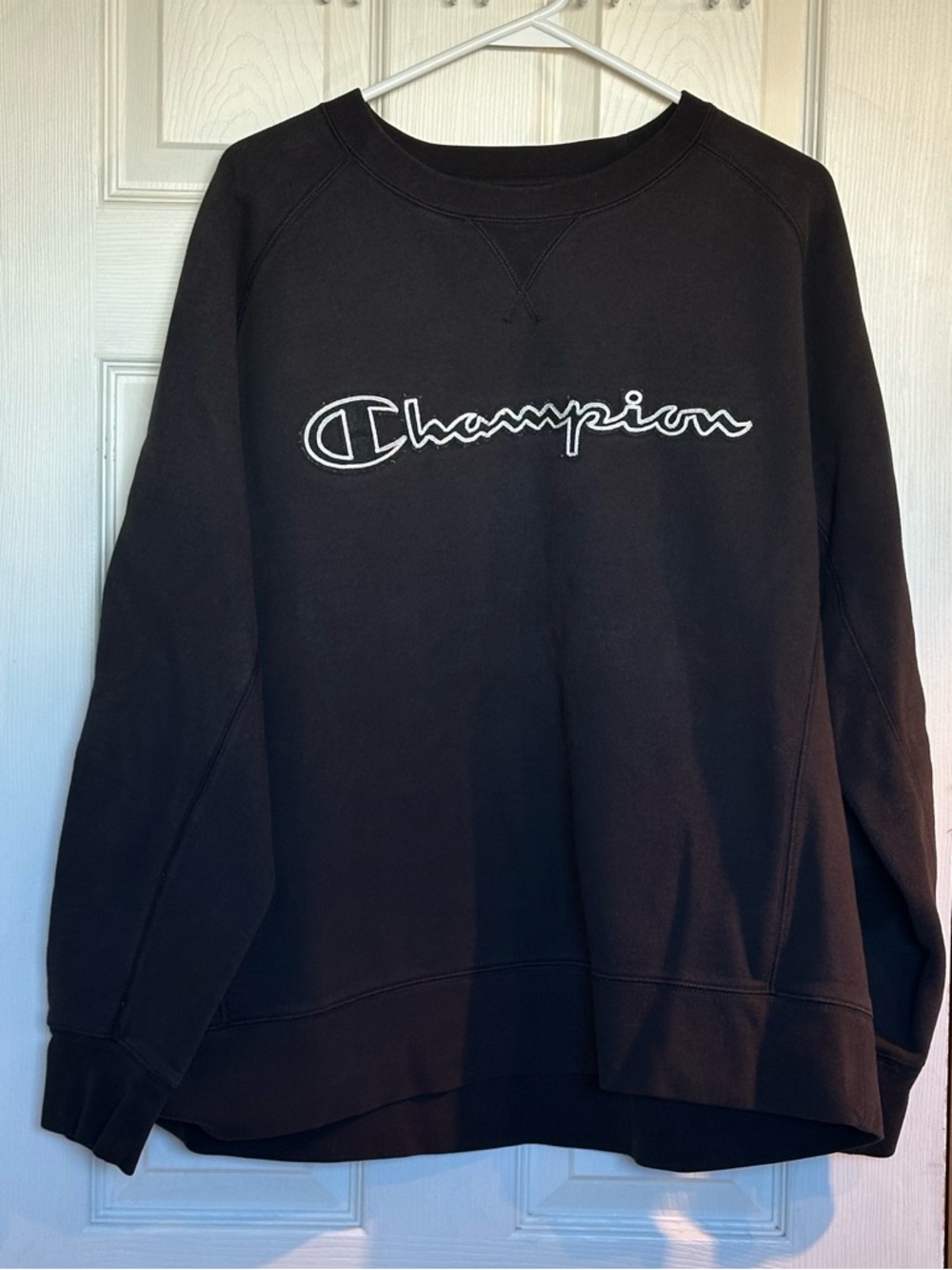 Champion Women’s Black Logo Crewneck Sweatshirt